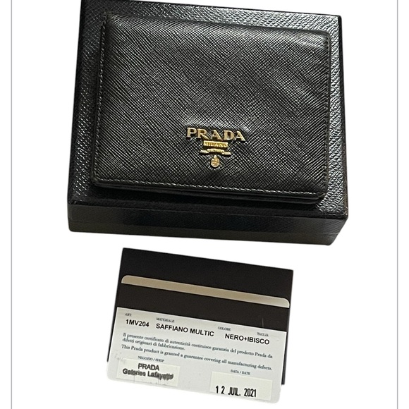 Low start Prada Unisex Wallet with Box and Authentication Card-Preowned - Picture 2 of 8